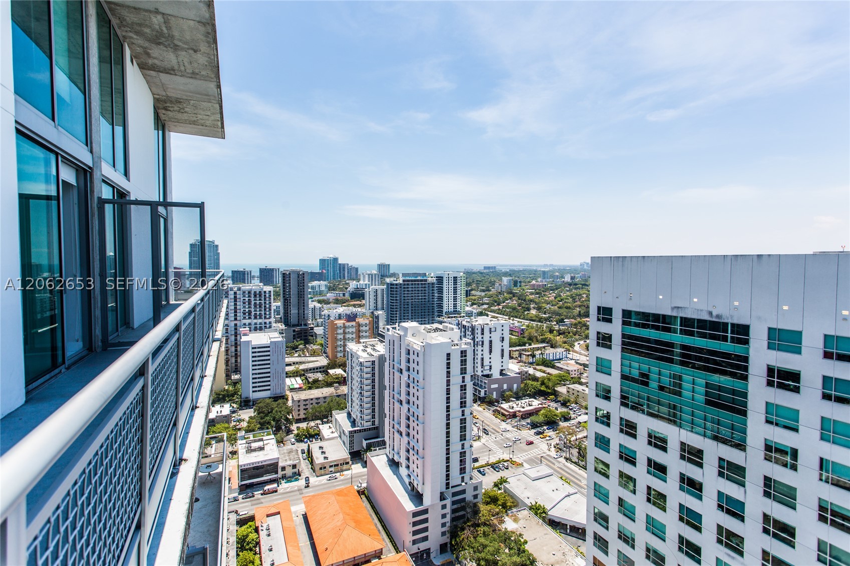 690 SW 1st Ct #PHI20, Miami FL 33130