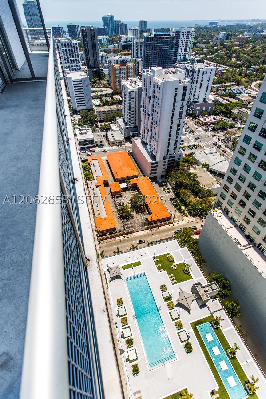 690 SW 1st Ct #PHI20, Miami FL 33130
