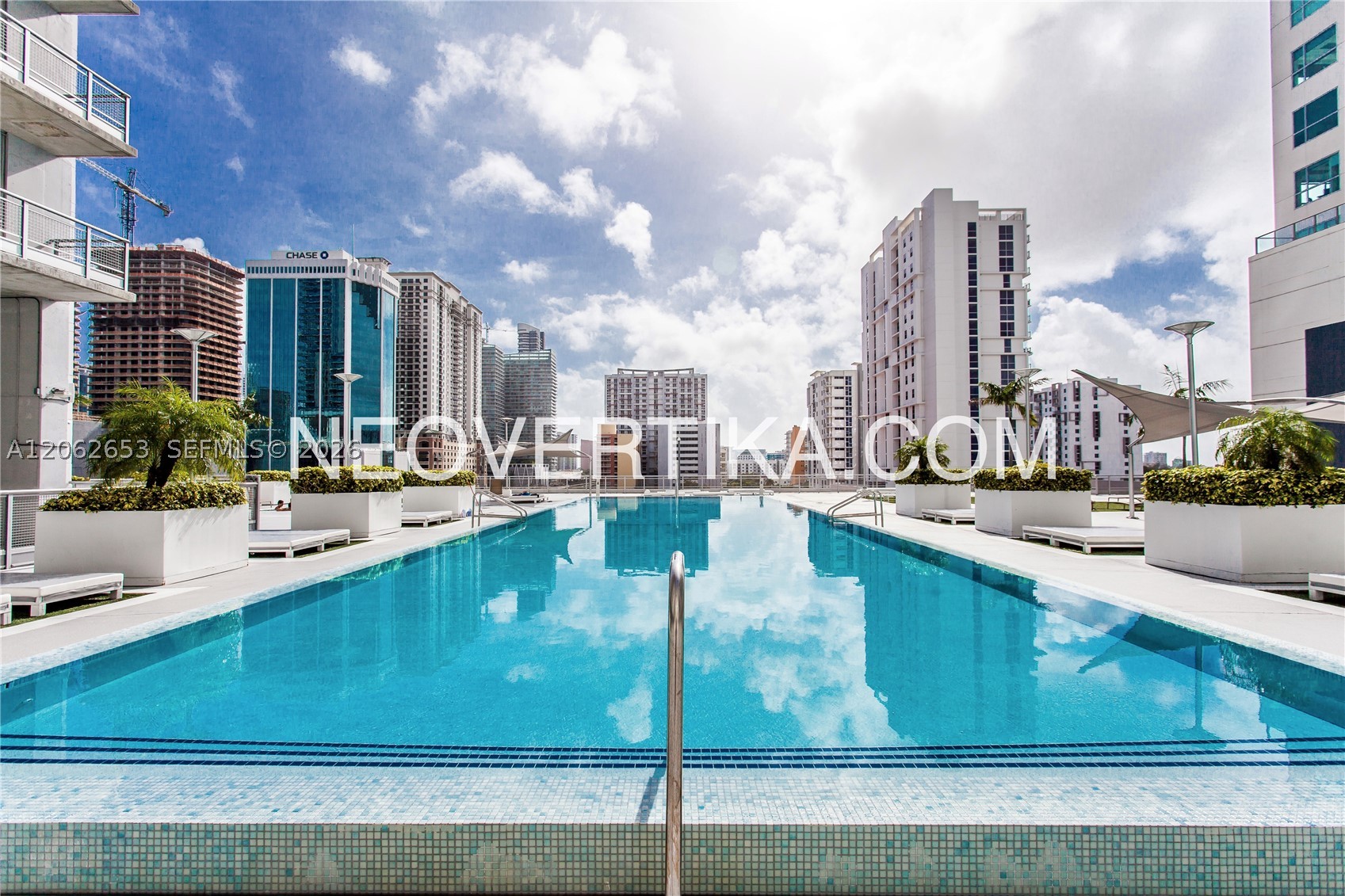 690 SW 1st Ct #PHI20, Miami FL 33130