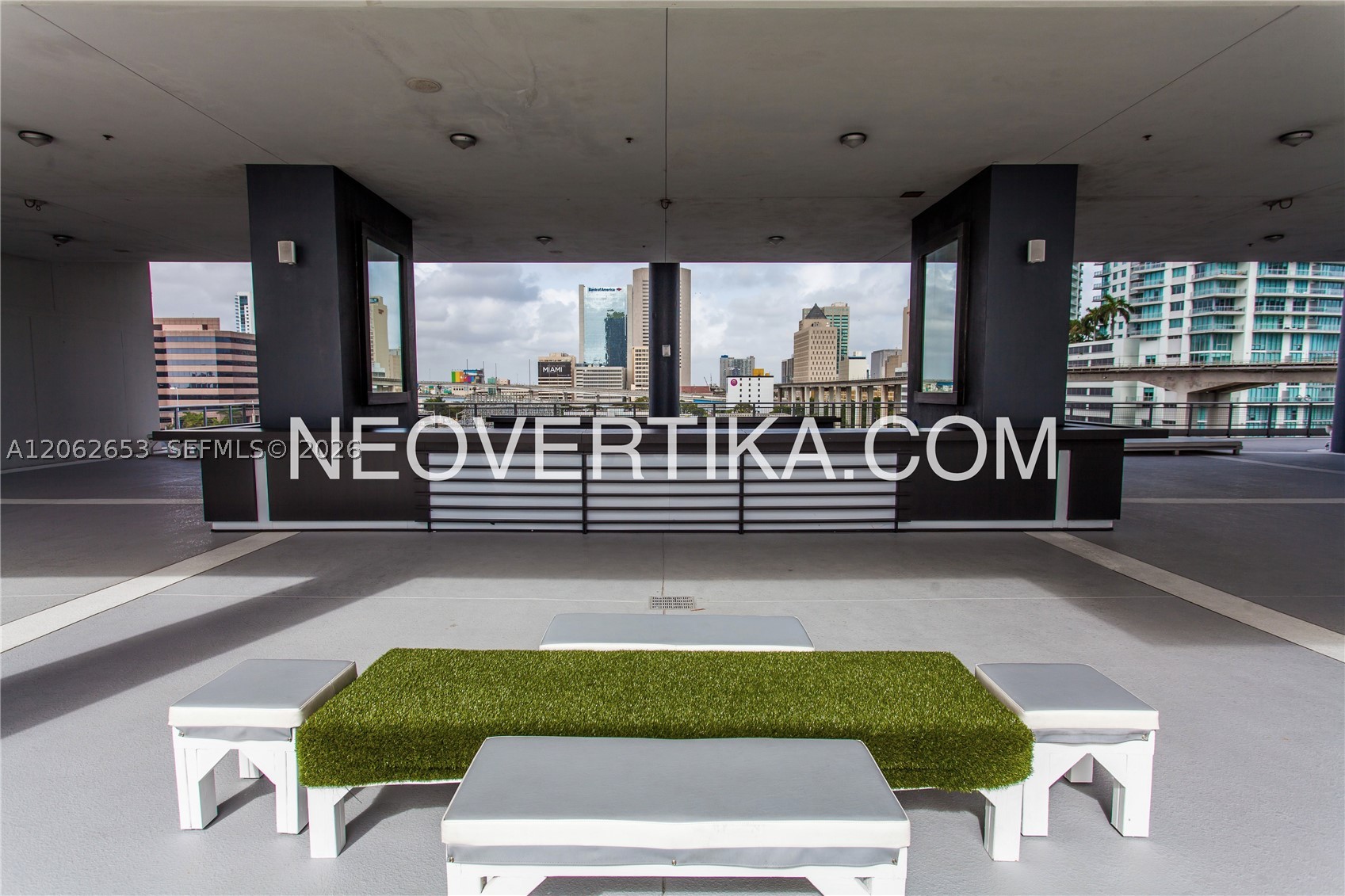 690 SW 1st Ct #PHI20, Miami FL 33130