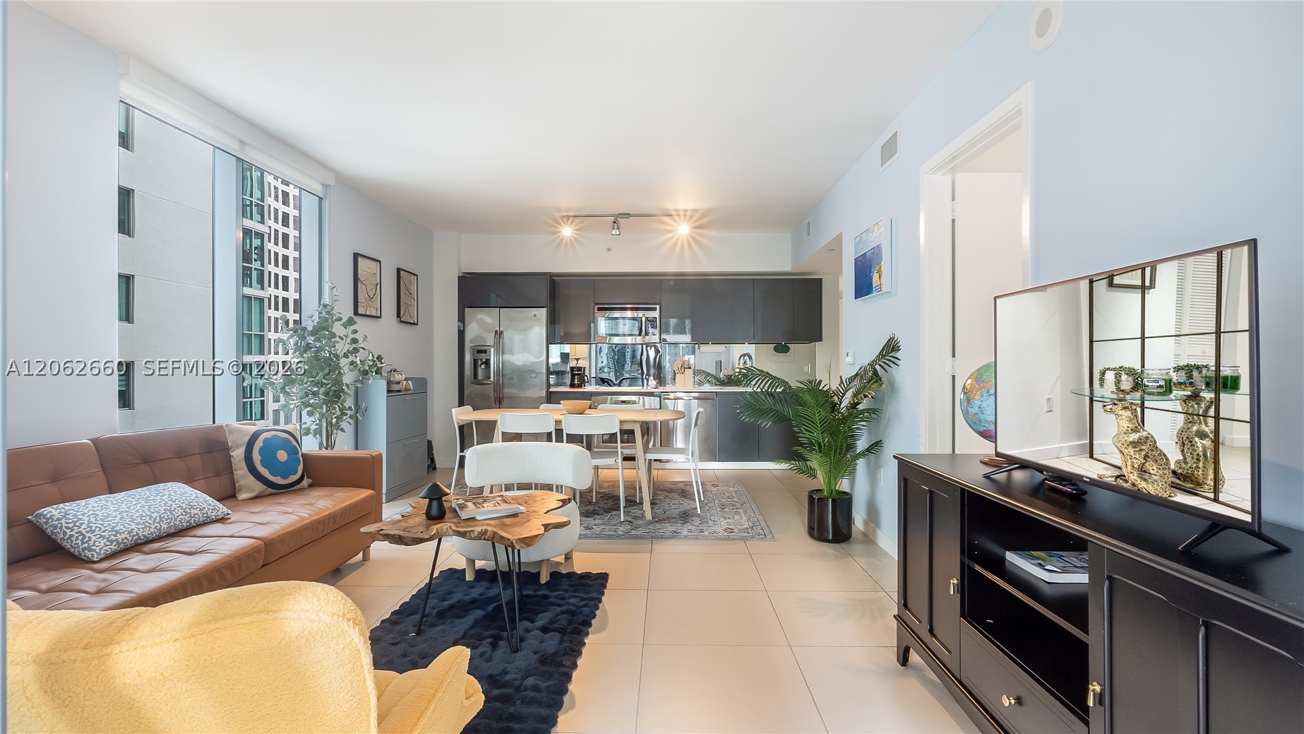 31 SE 6th St #1708, Miami FL 33131