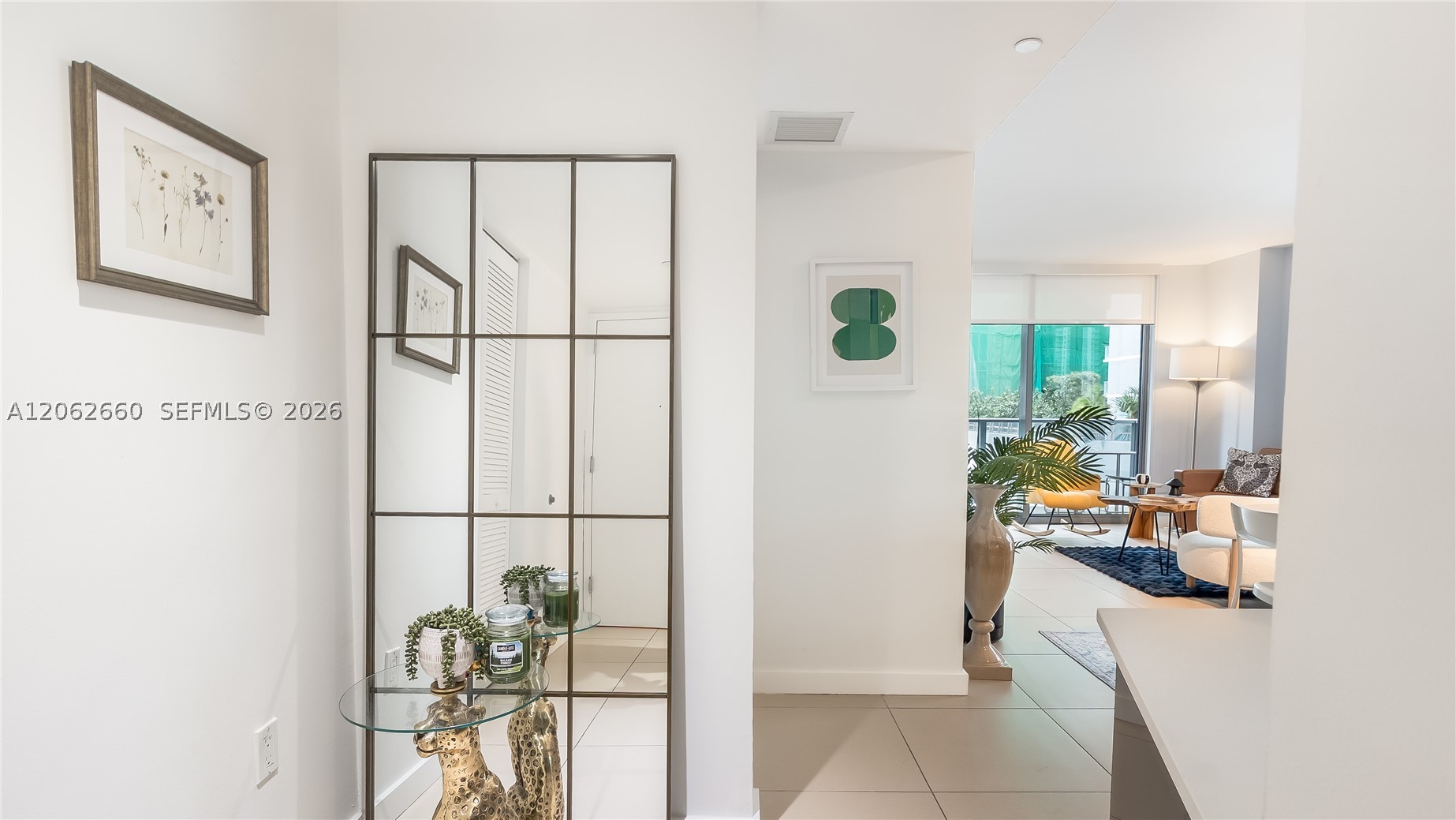 31 SE 6th St #1708, Miami FL 33131
