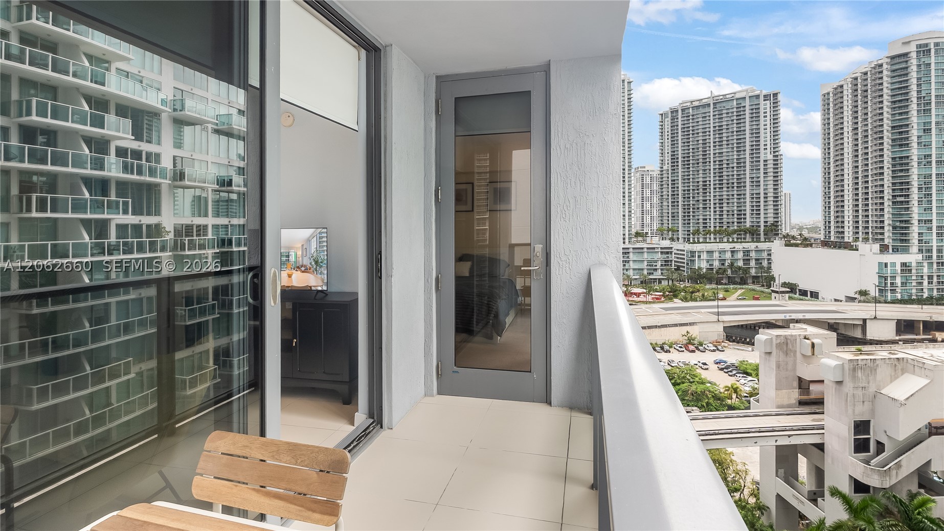 31 SE 6th St #1708, Miami FL 33131