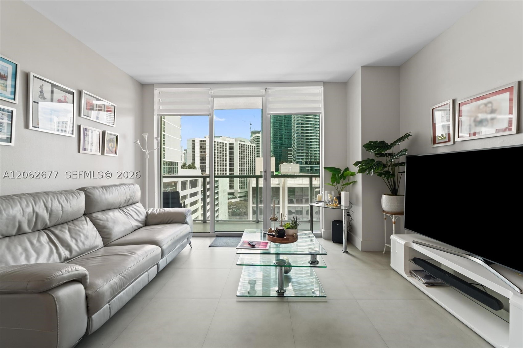 500 Brickell Ave #1405, Miami FL 33131