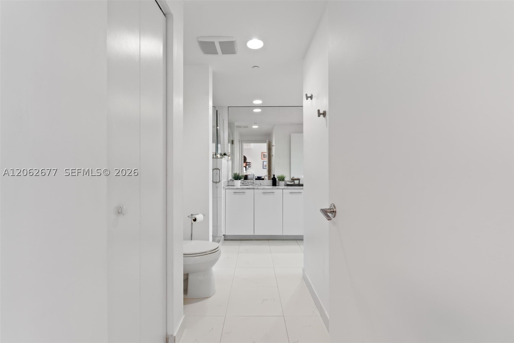 500 Brickell Ave #1405, Miami FL 33131