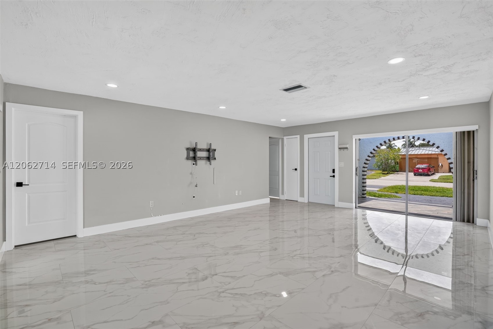 9531 NW 20th Pl, Sunrise FL 33322