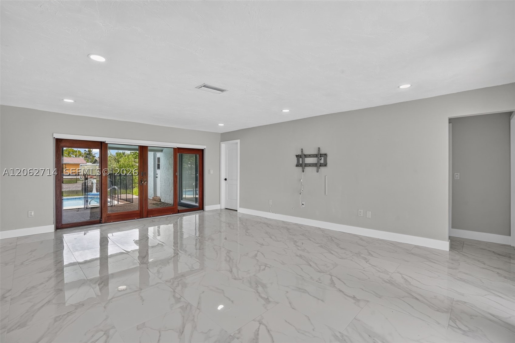 9531 NW 20th Pl, Sunrise FL 33322