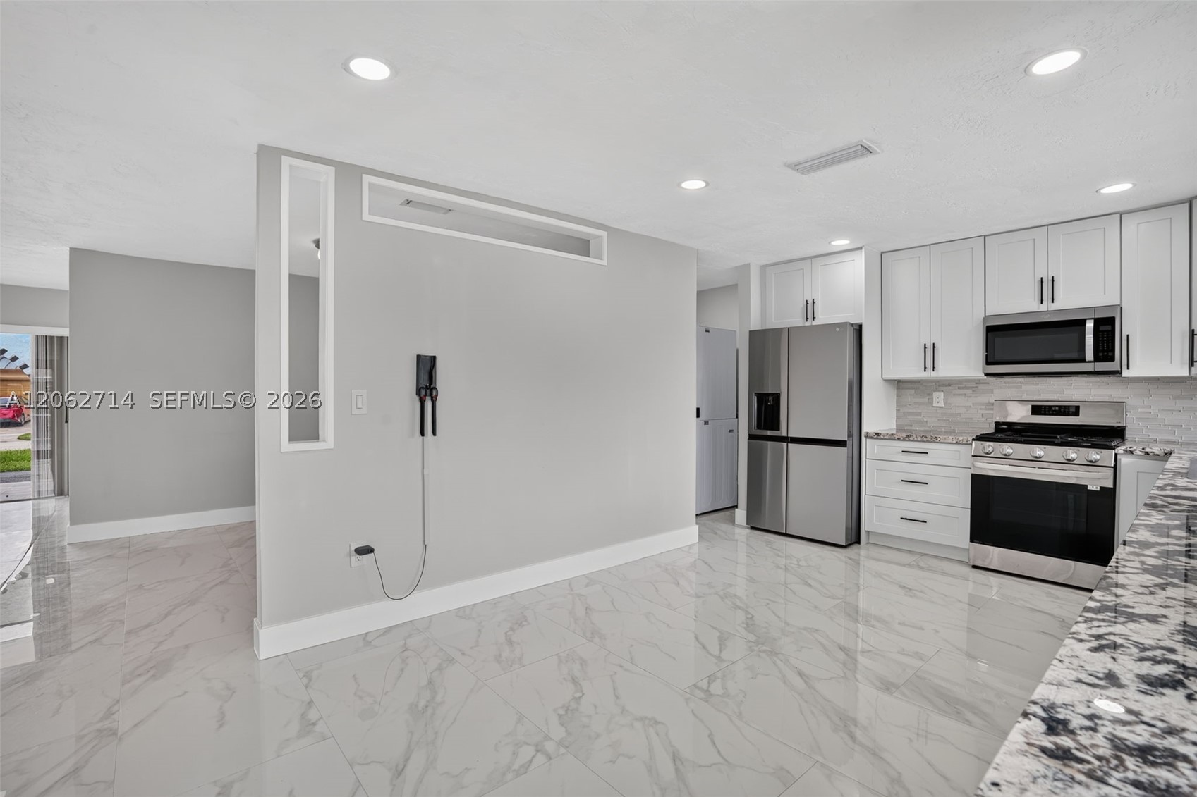 9531 NW 20th Pl, Sunrise FL 33322