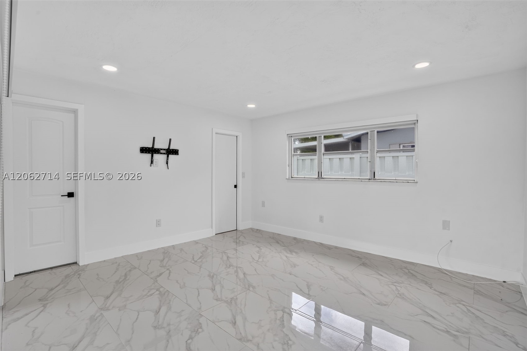 9531 NW 20th Pl, Sunrise FL 33322