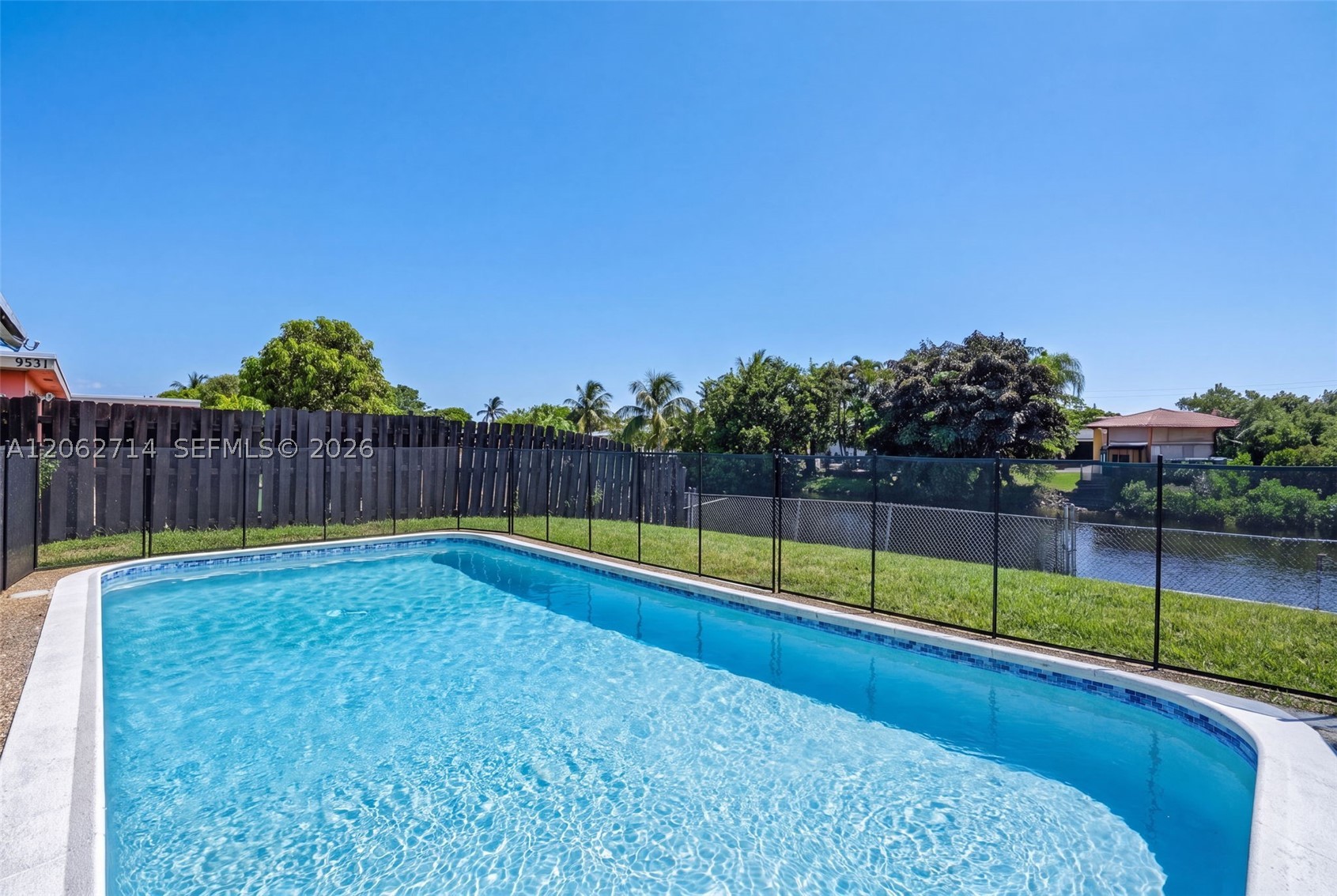 9531 NW 20th Pl, Sunrise FL 33322
