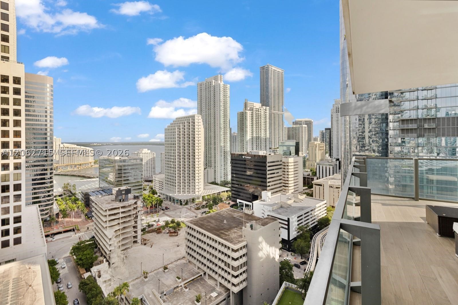 68 SE 6th St #2101, Miami FL 33131