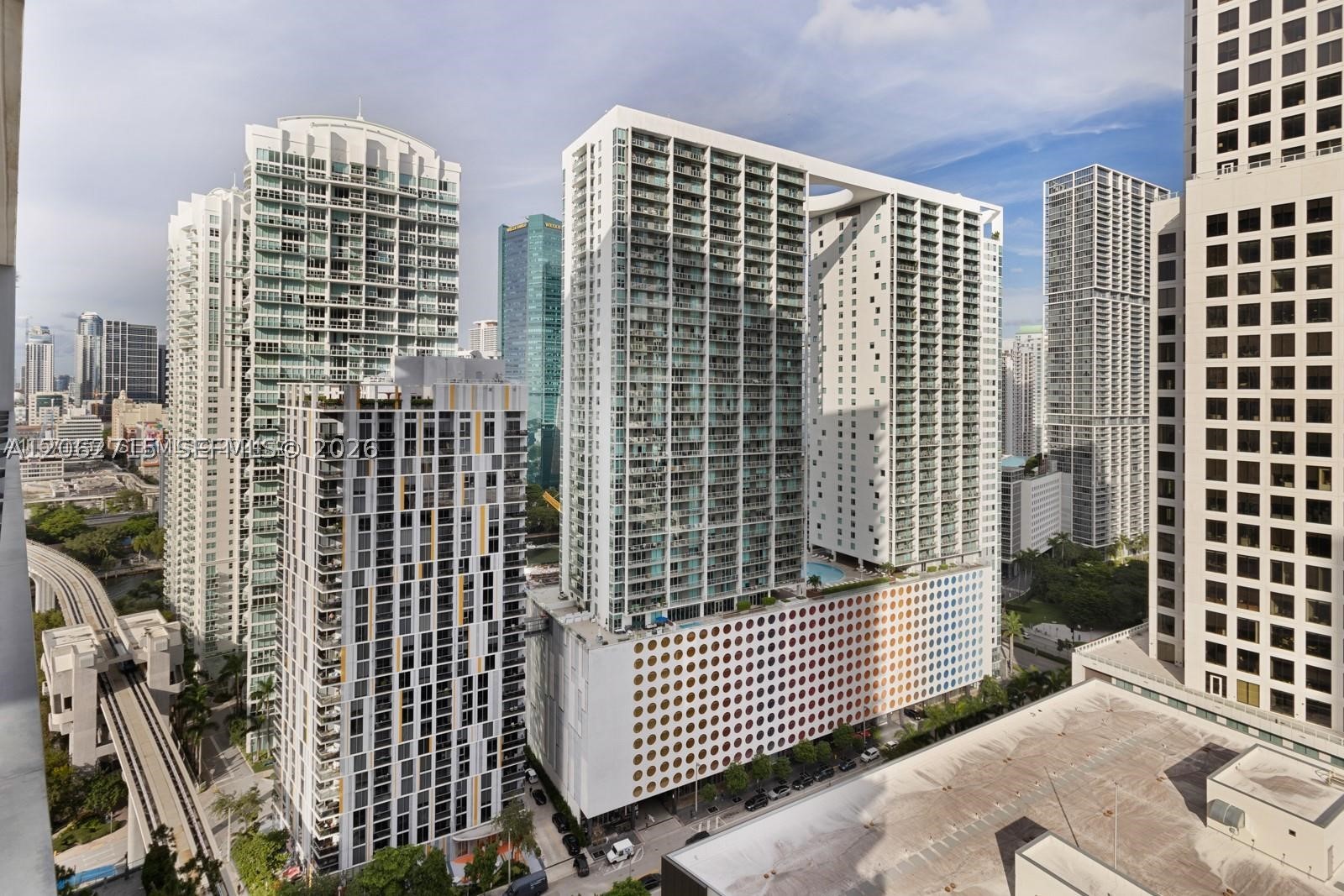 68 SE 6th St #2101, Miami FL 33131