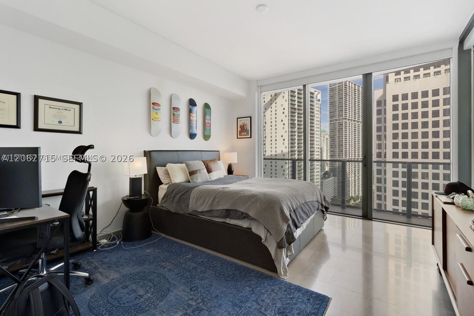 68 SE 6th St #2101, Miami FL 33131