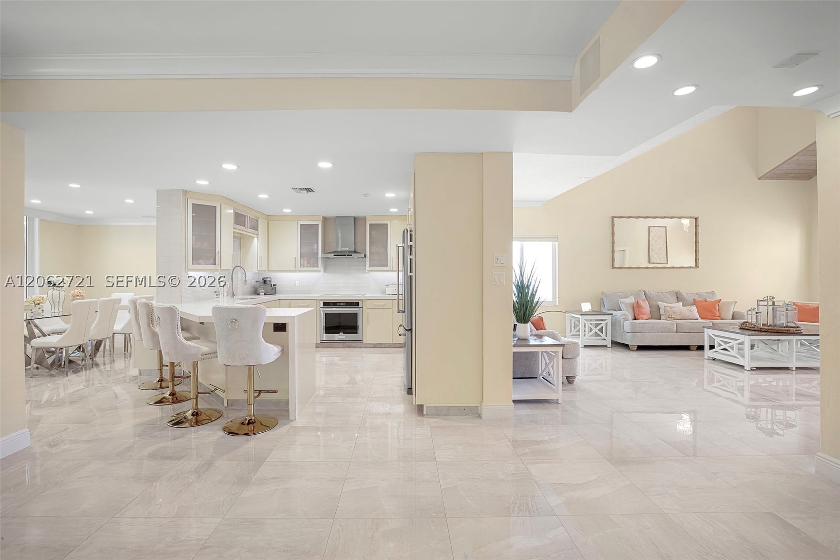 426 SE 5th St, Dania Beach FL 33004