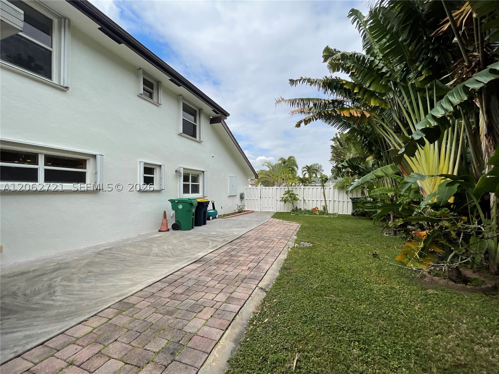 426 SE 5th St, Dania Beach FL 33004
