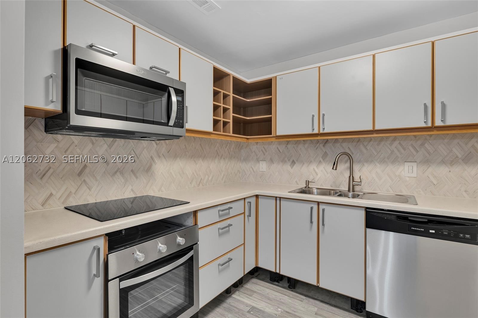 6413 Bay Club Dr #3, Fort Lauderdale FL 33308