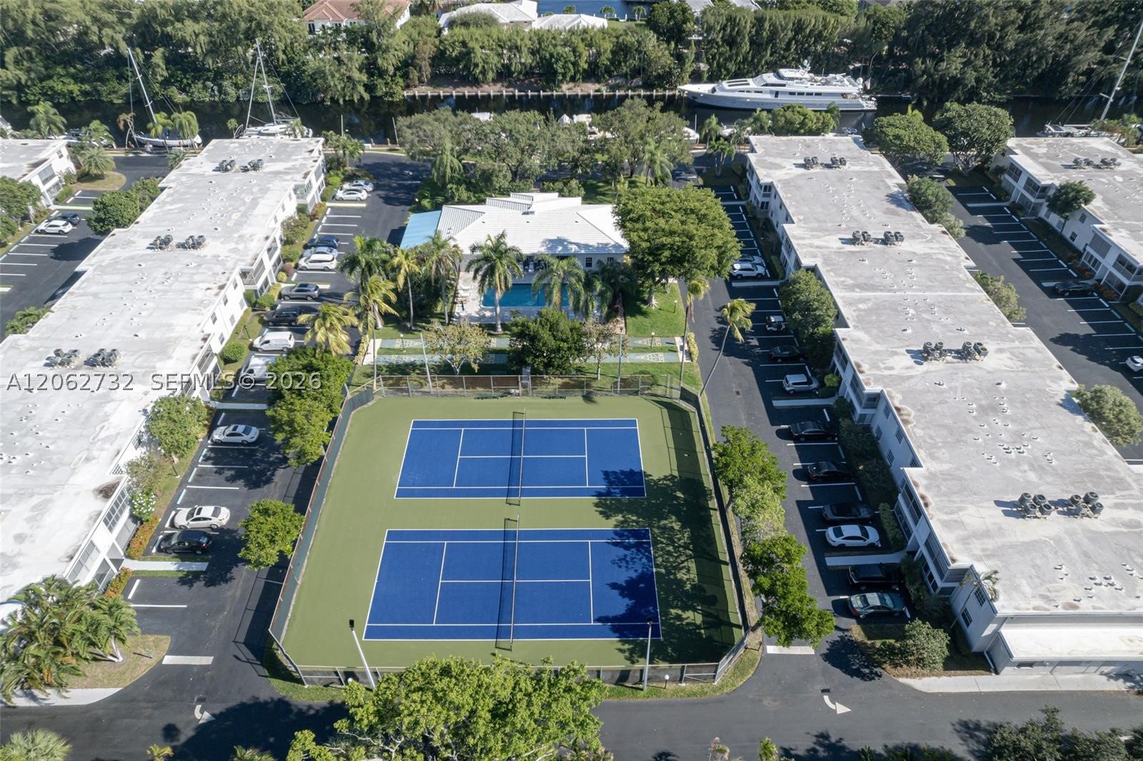 6413 Bay Club Dr #3, Fort Lauderdale FL 33308