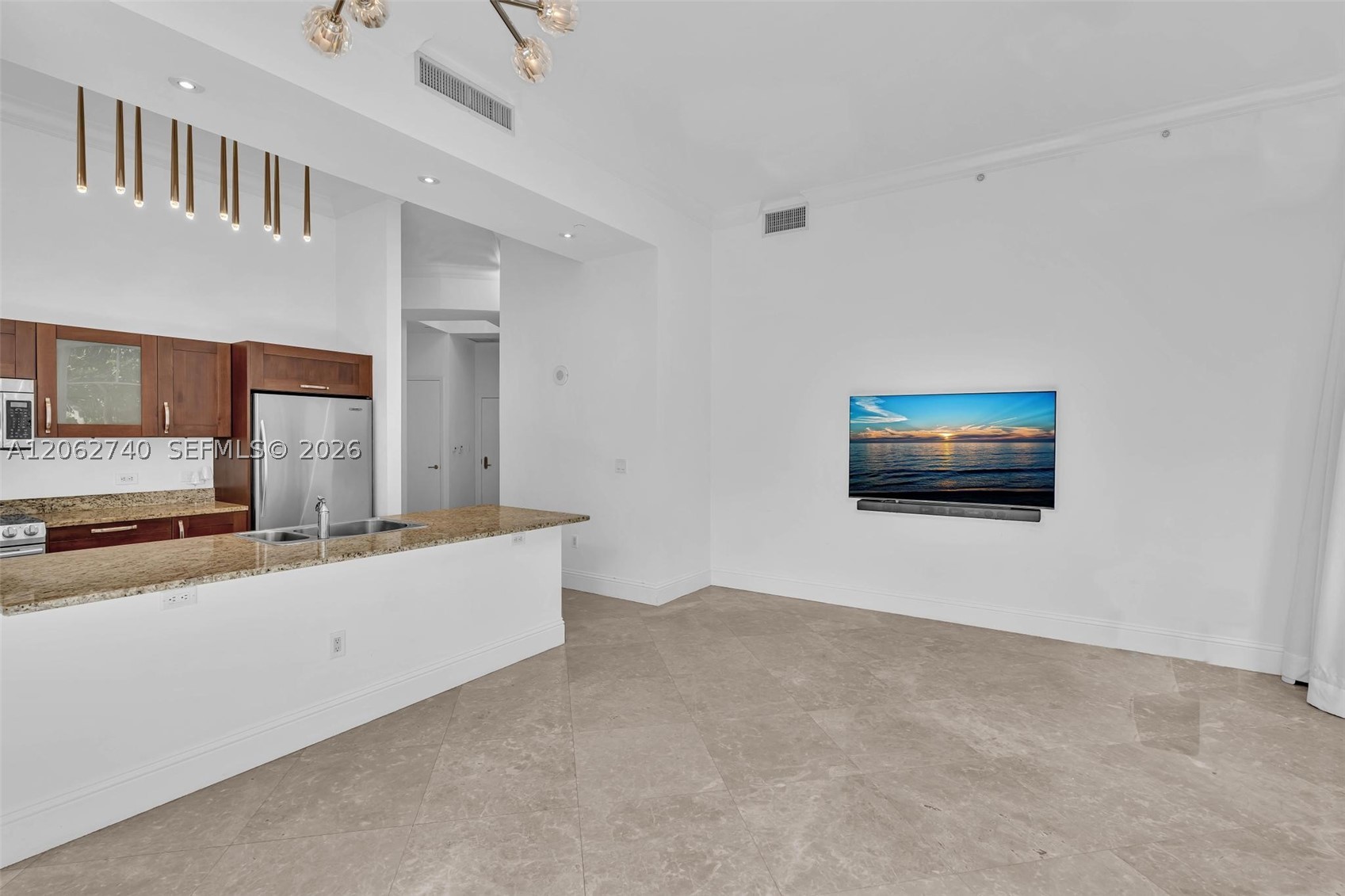 20000 E Country Club Dr #110, Aventura FL 33180
