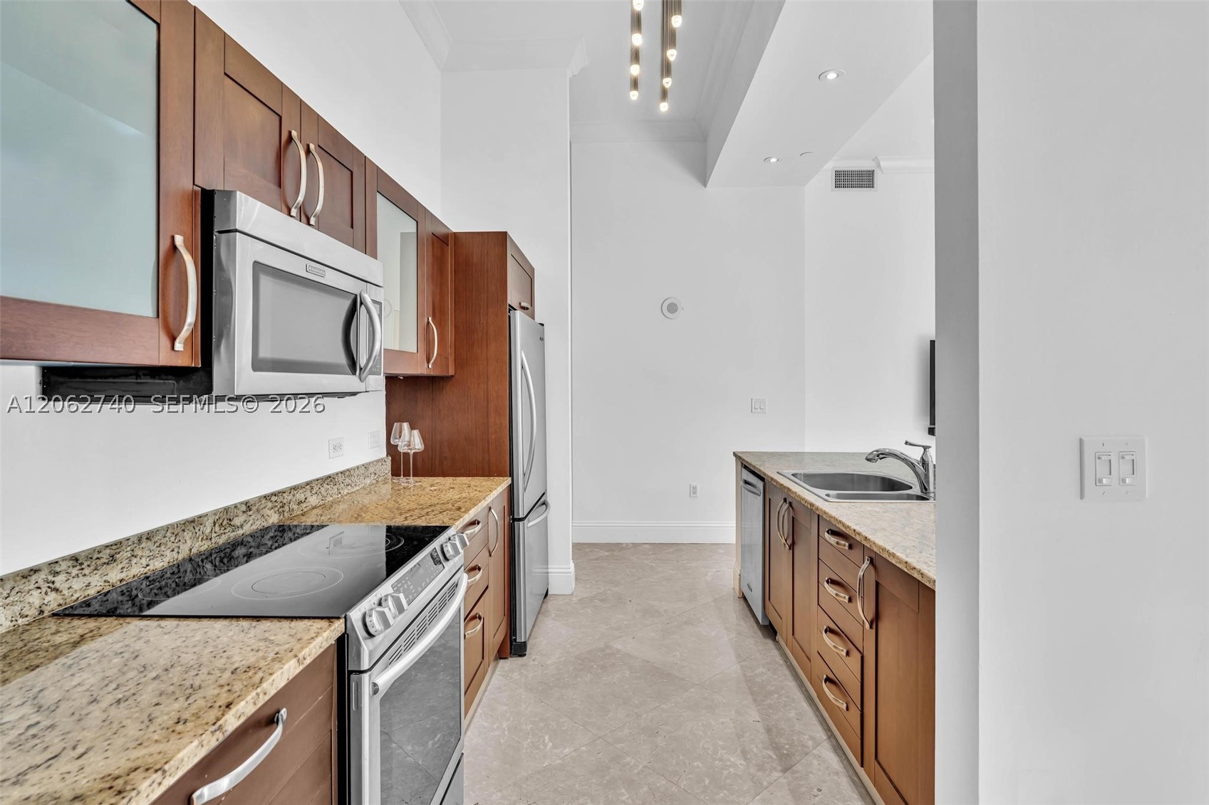 20000 E Country Club Dr #110, Aventura FL 33180