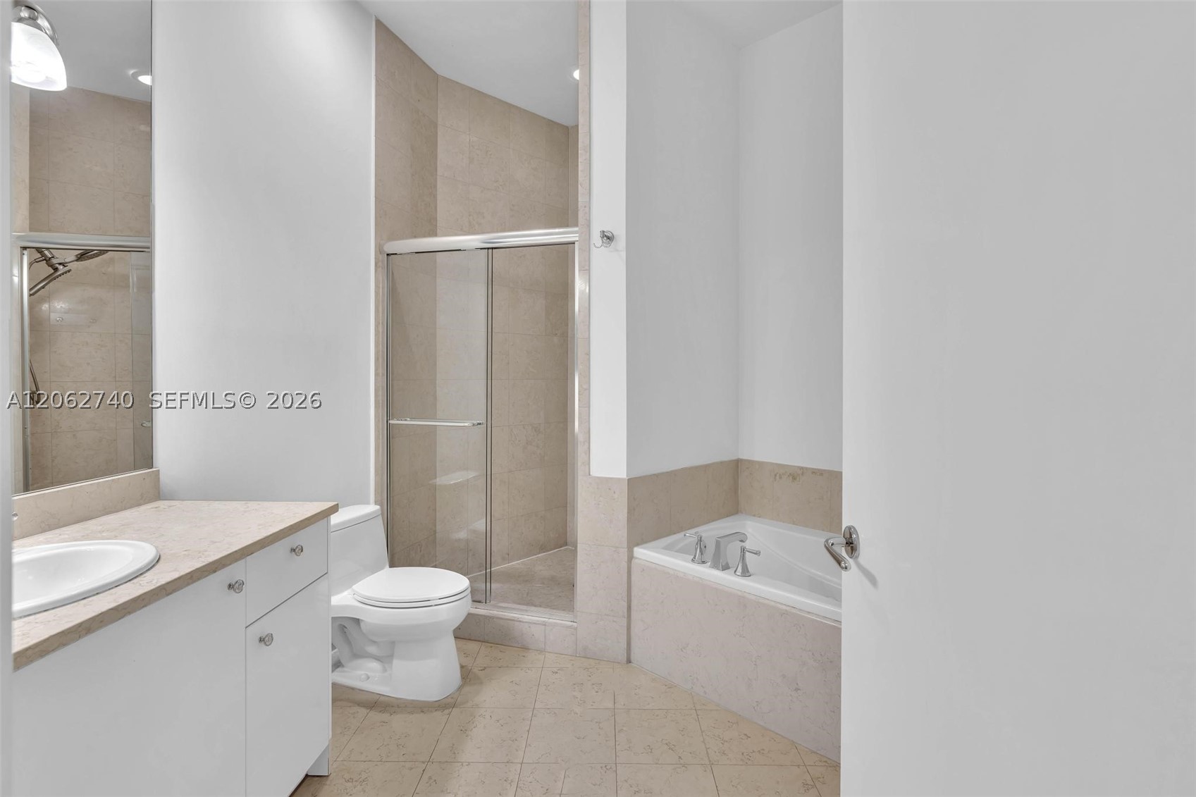 20000 E Country Club Dr #110, Aventura FL 33180