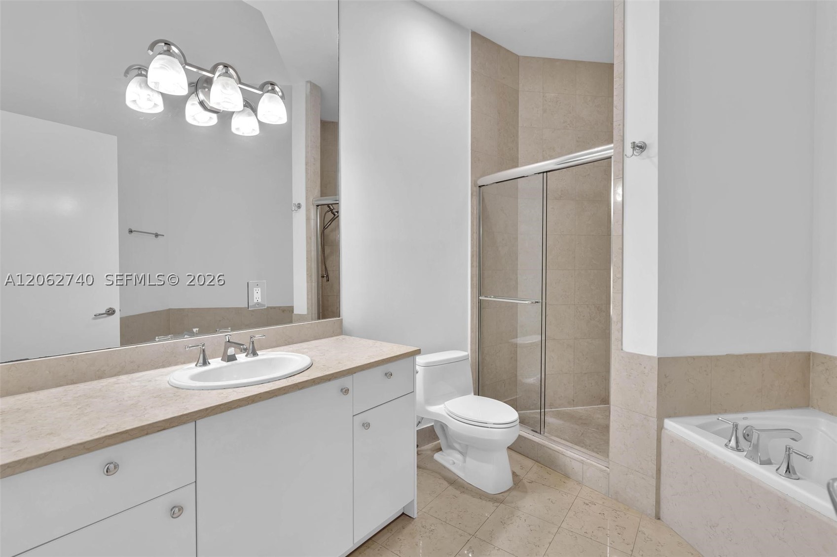 20000 E Country Club Dr #110, Aventura FL 33180