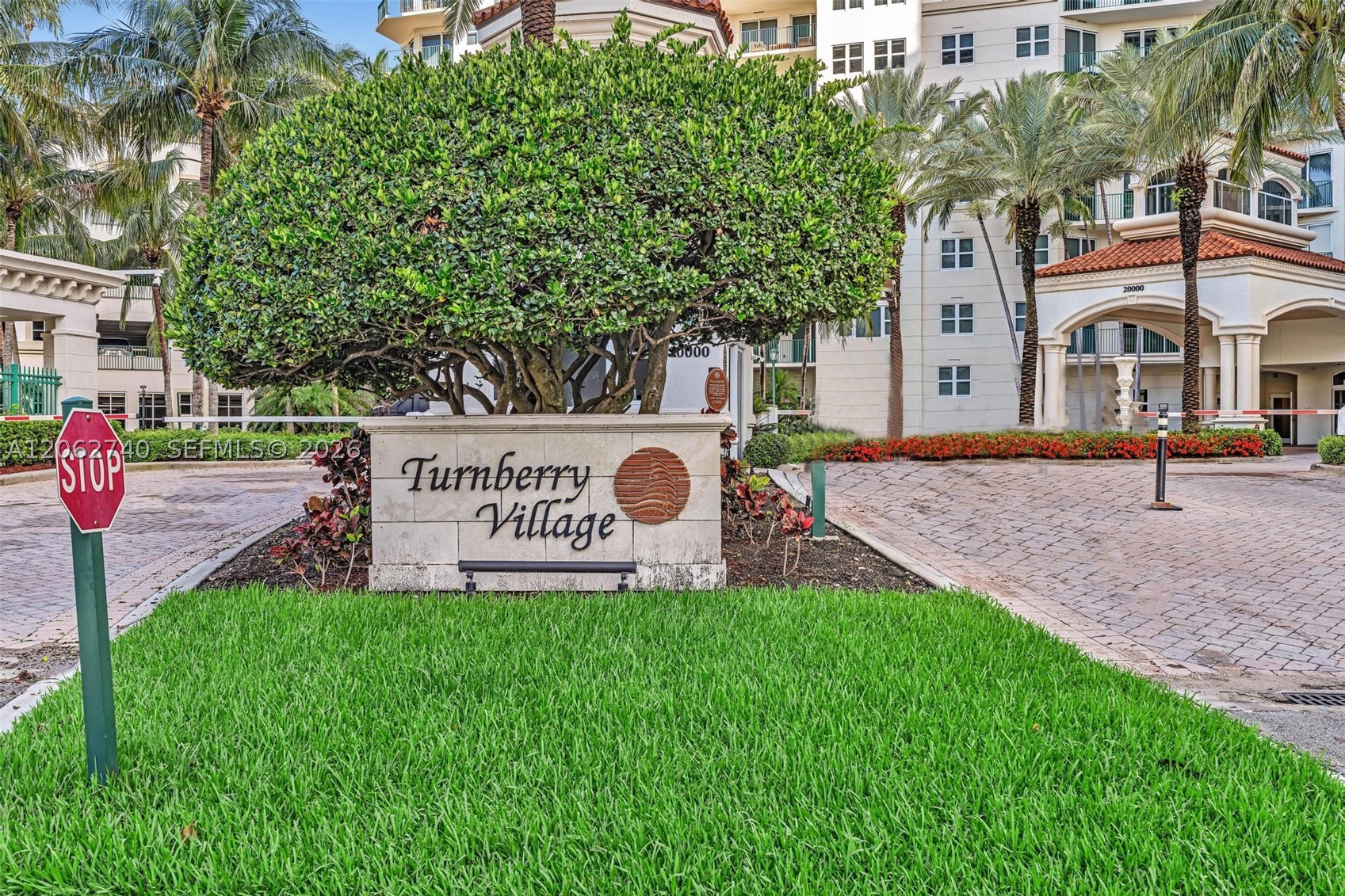 20000 E Country Club Dr #110, Aventura FL 33180