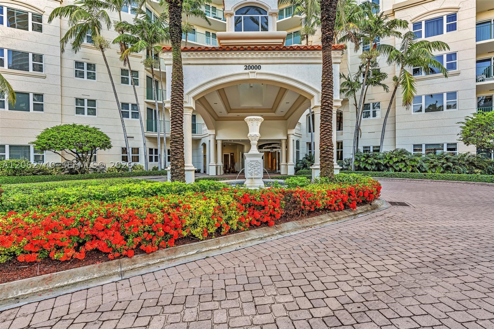 20000 E Country Club Dr #110, Aventura FL 33180