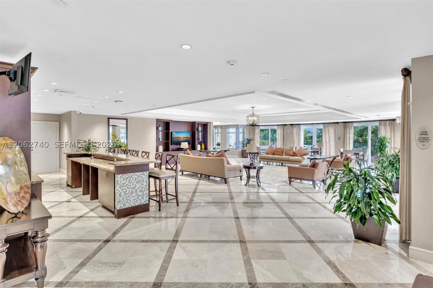 20000 E Country Club Dr #110, Aventura FL 33180