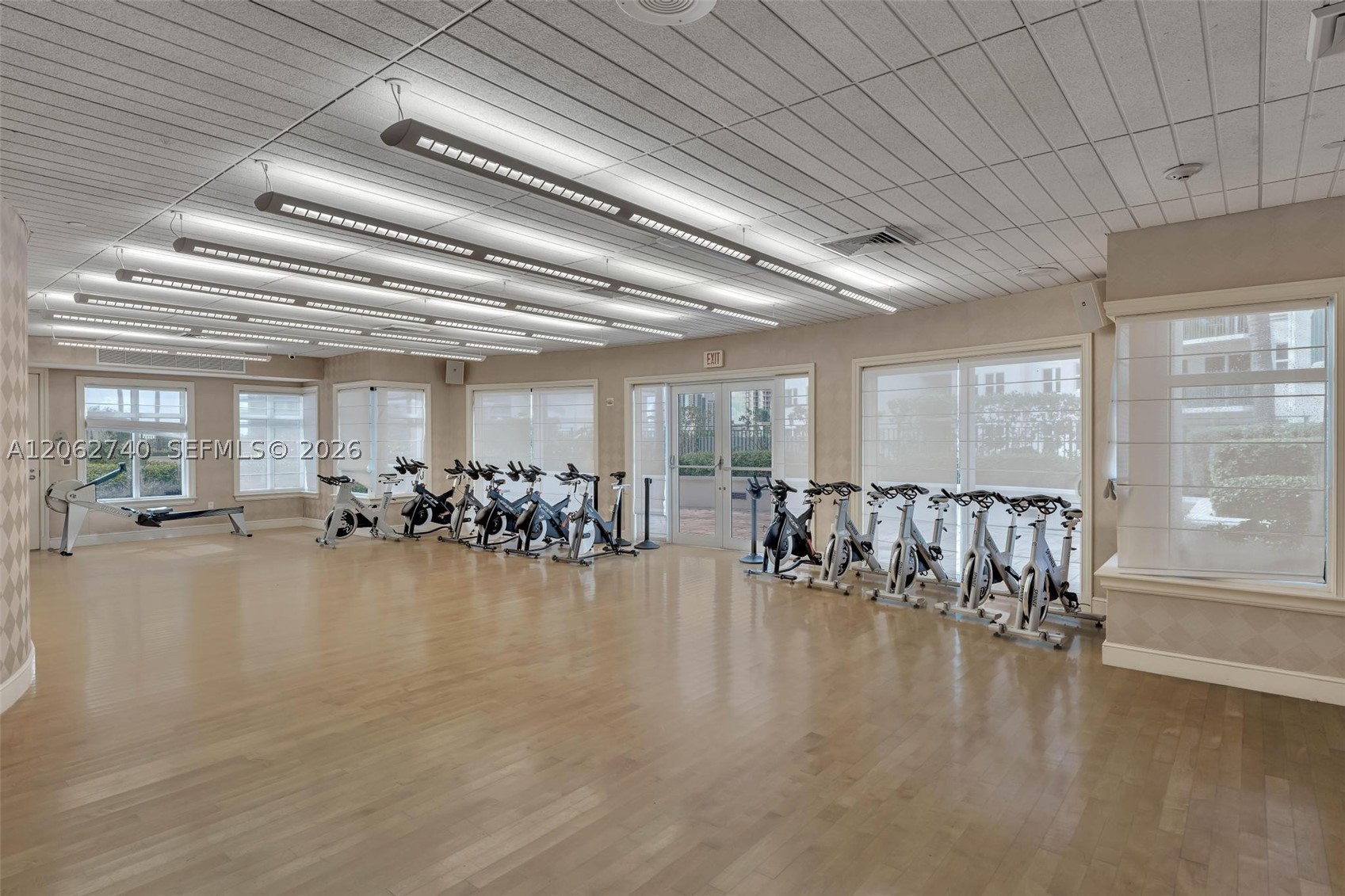 20000 E Country Club Dr #110, Aventura FL 33180