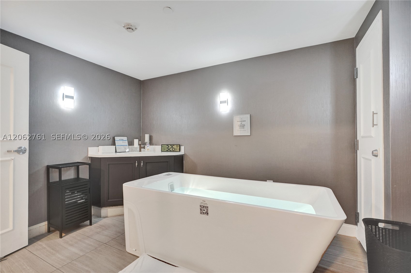 3201 NE 183rd St #2403, Aventura FL 33160