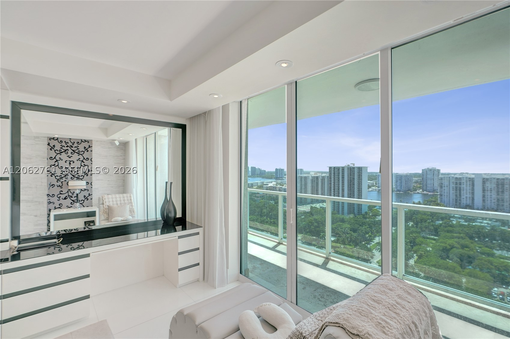 3201 NE 183rd St #2403, Aventura FL 33160
