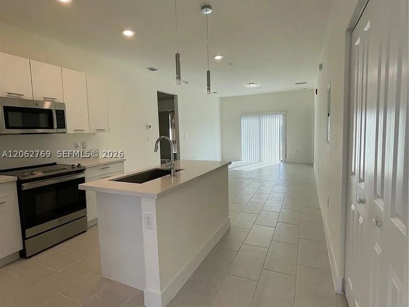8167 NW 41st St #E-409, Doral FL 33166