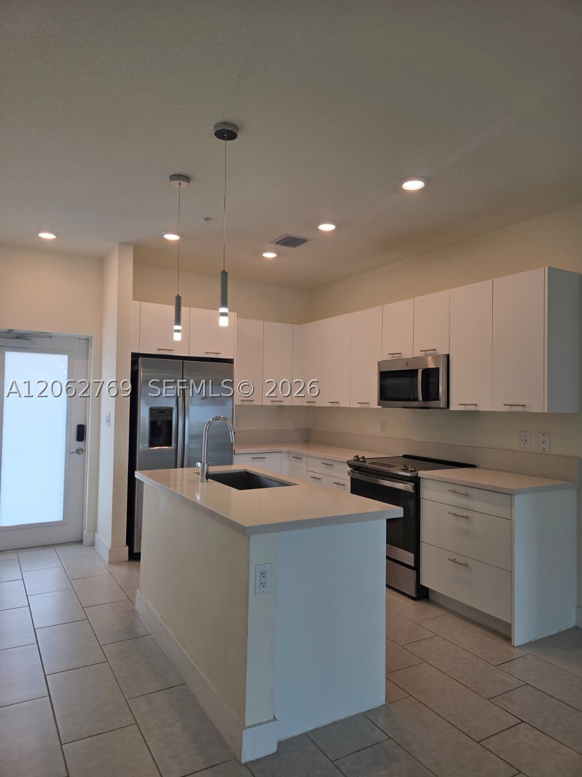 8167 NW 41st St #E-409, Doral FL 33166