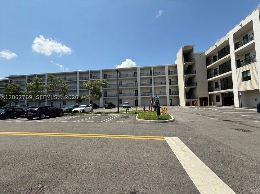 8167 NW 41st St #E-409, Doral FL 33166