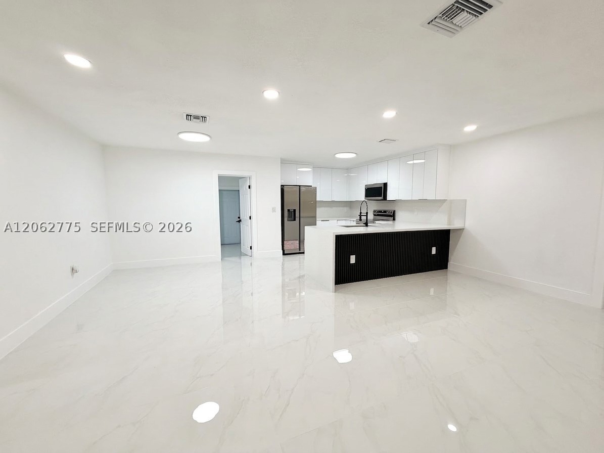 17800 NW 8th Ave, Miami Gardens FL 33169