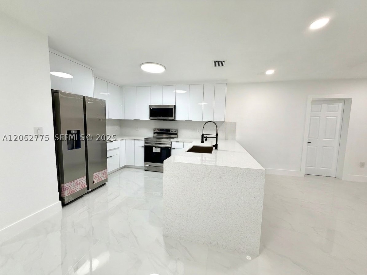 17800 NW 8th Ave, Miami Gardens FL 33169