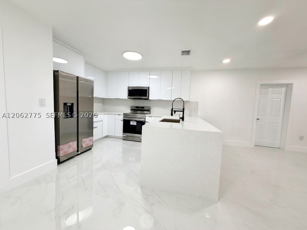 17800 NW 8th Ave, Miami Gardens FL 33169