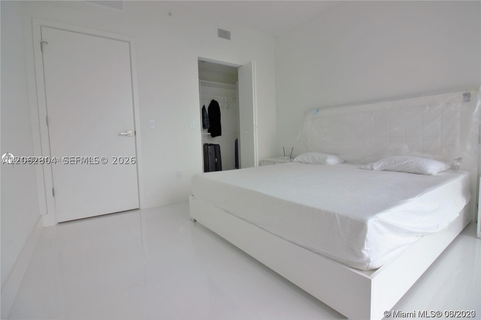 1080 Brickell Ave #3403, Miami FL 33131
