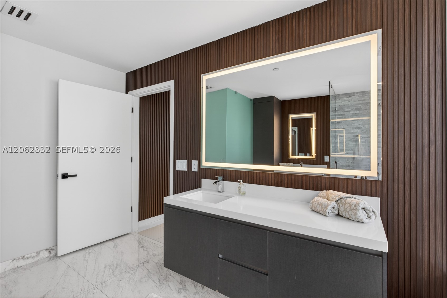 851 NE 1st Ave #3201, Miami FL 33132