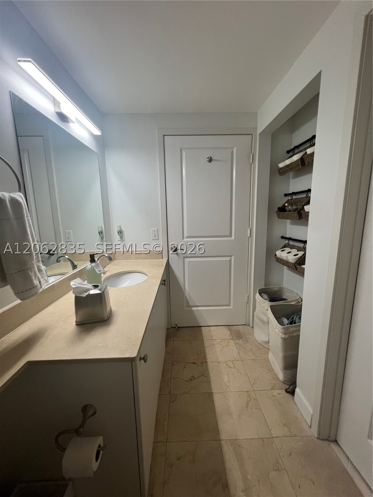170 SE 14th St #2007, Miami FL 33131