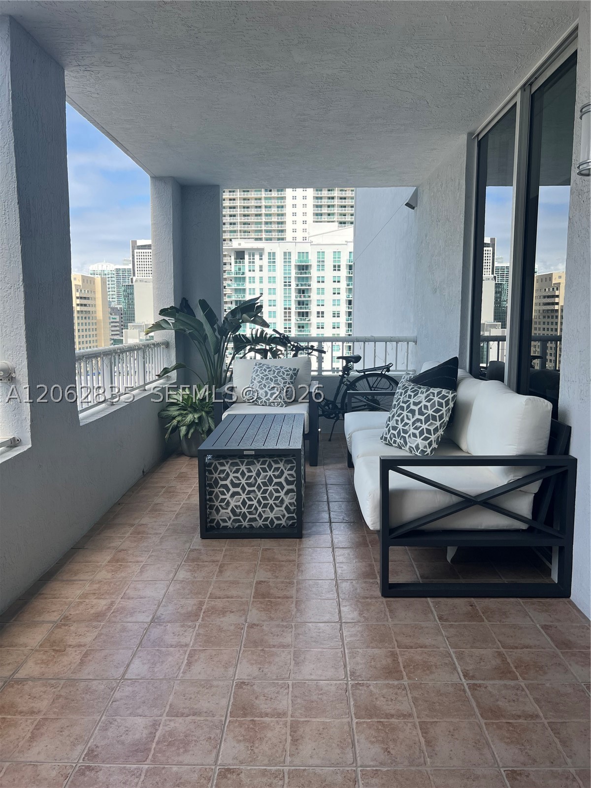 170 SE 14th St #2007, Miami FL 33131