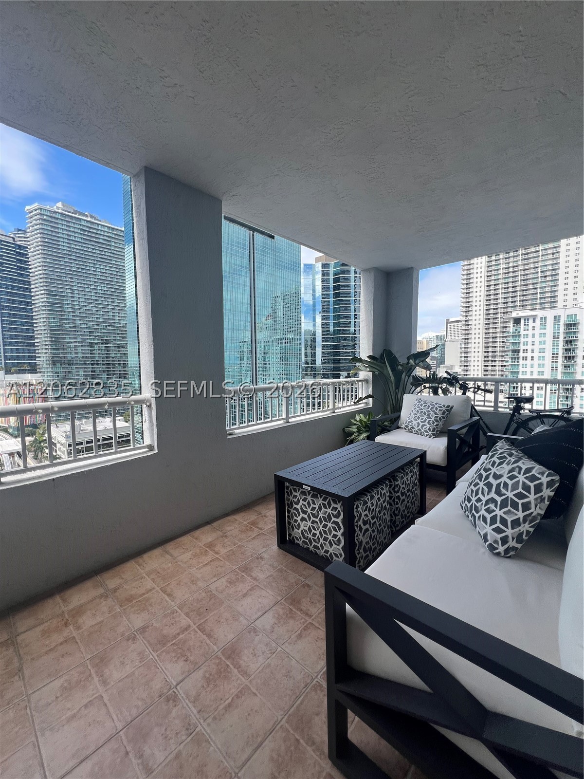 170 SE 14th St #2007, Miami FL 33131