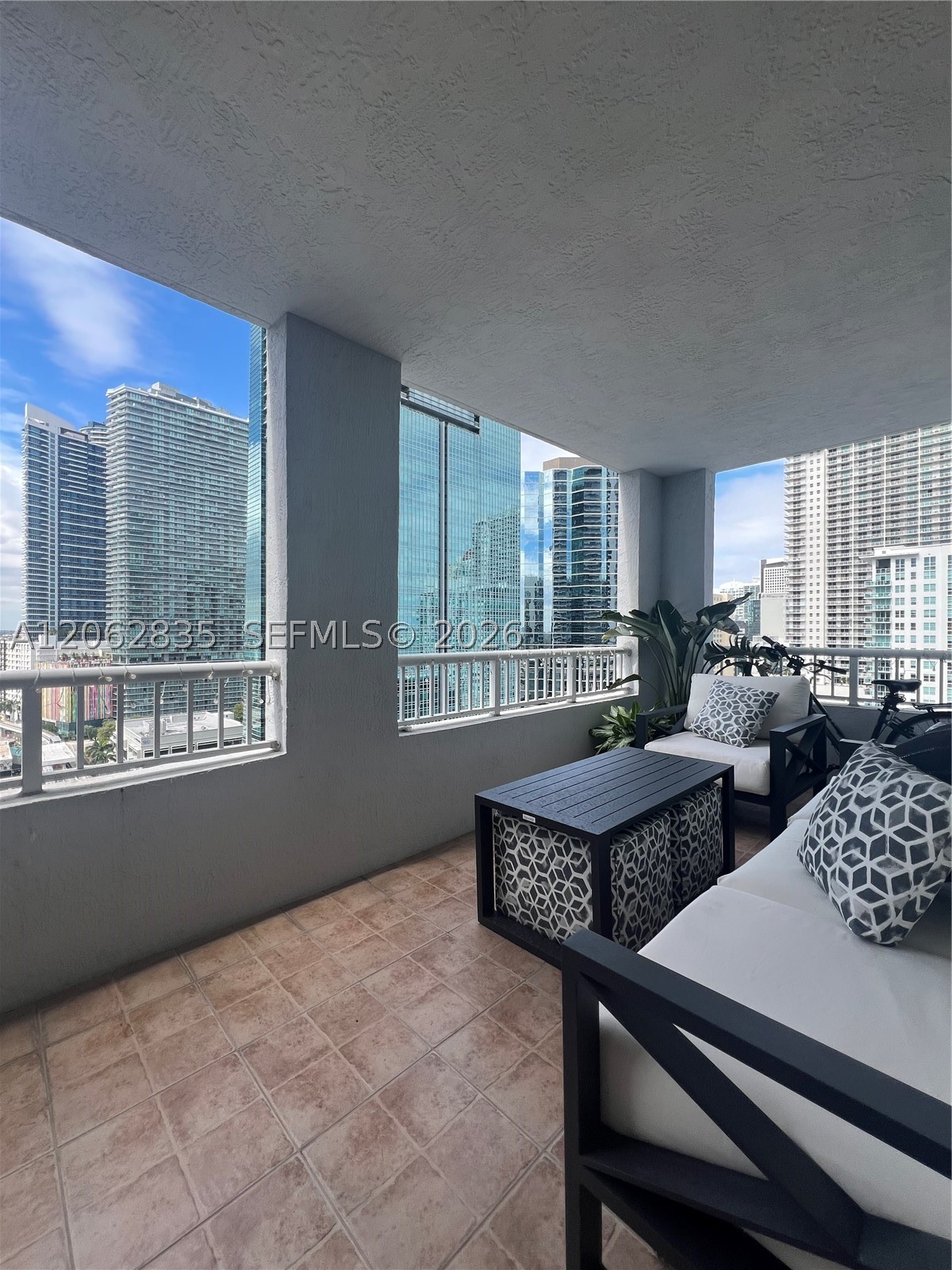 170 SE 14th St #2007, Miami FL 33131