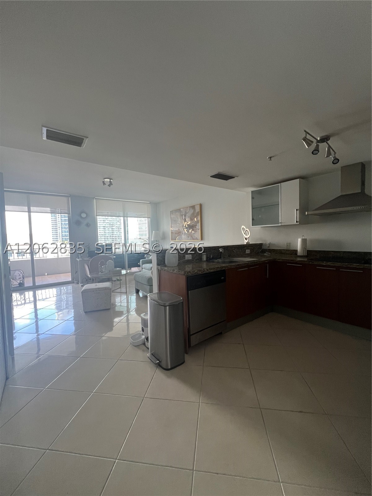 170 SE 14th St #2007, Miami FL 33131