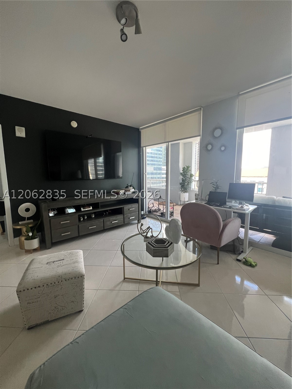 170 SE 14th St #2007, Miami FL 33131