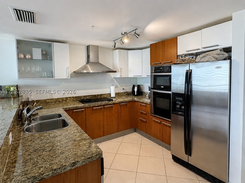 170 SE 14th St #2007, Miami FL 33131