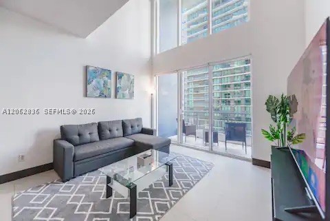 60 SW 13th St #3814, Miami FL 33130