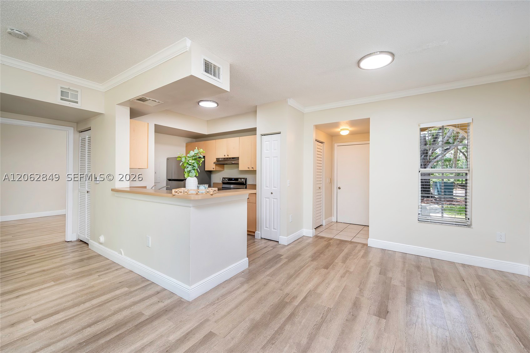 2482 Centergate Dr #101, Miramar FL 33025