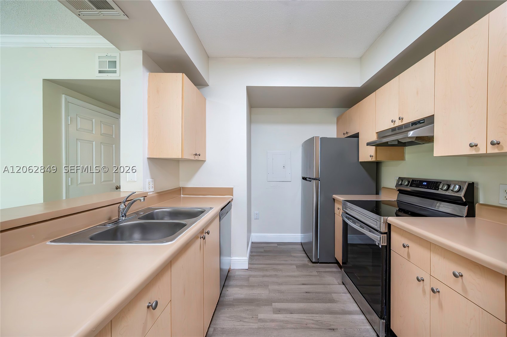 2482 Centergate Dr #101, Miramar FL 33025