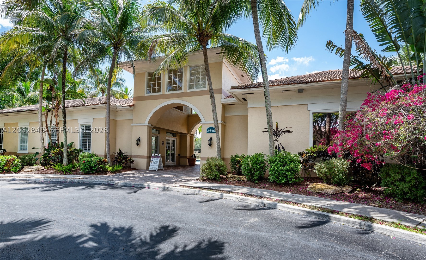 2482 Centergate Dr #101, Miramar FL 33025